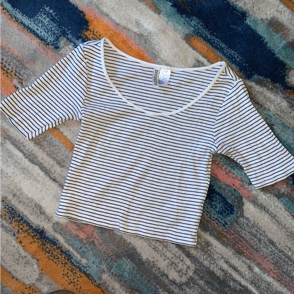 Divided Top - Picture 1 of 7